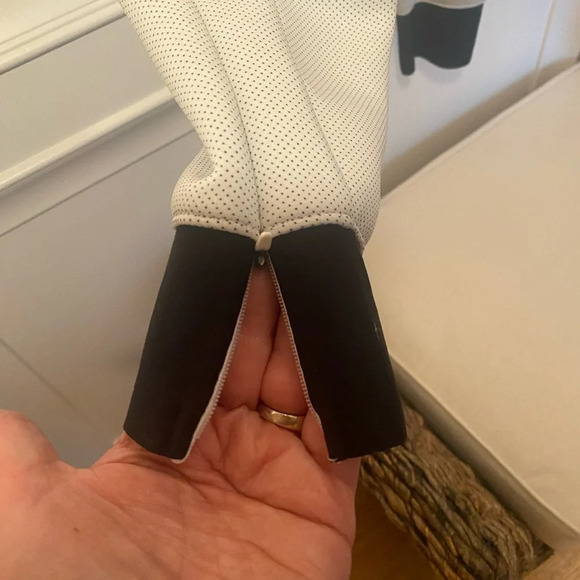 Under Armor women’s UA move core pants.‎ Size xs. All over pin dot pattern. EUC - Picture 5 of 5